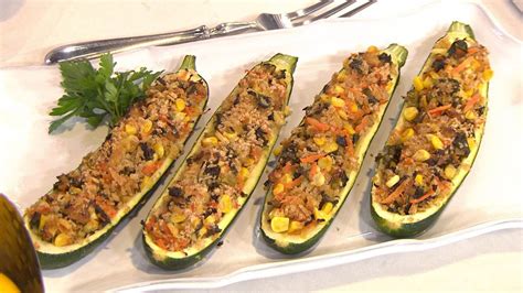 These easy stuffed zucchini boats are the perfect light summer dinner! Veggie-Stuffed Zucchini Boats | Recipe | Zucchini ...