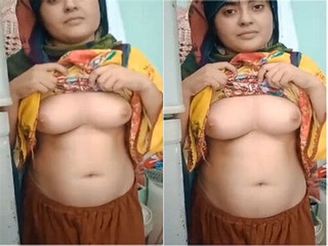 Sexy Pakistani Girl Shows Her Boobs Masaporn