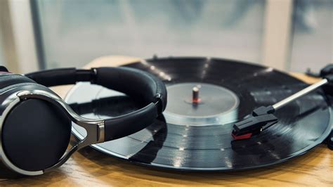 The Best Turntables For Listening To Your Vinyl Records Review Geek