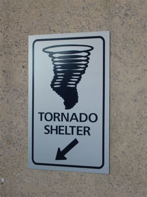Tornado warning signs can vary. Lifesaving Tornado Shelter And Safety Tips: All The Best ...