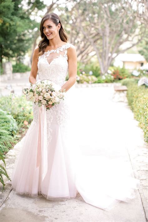 I would say that the style of bouquets and flowers that we chose are becoming a lot more popular with leafy greens and different textures, but overall we didn't. Desiree Hartsock & Chris Siegfried's Bachelorette Wedding ...