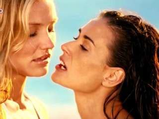 Demi Moore Shares Lesbian Kiss With Cameron Diaz In The Series Video Scenes