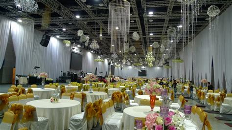 Fancy a romantic dinner with breathtaking views of the kl city skyline? Big Wedding Venue Malaysia | Kuala Lumpur Convention Centre