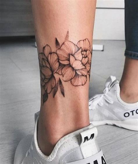 Pin Von Ln Ngmv Auf Tatto Piercing Tattoo Back Women Tattoos Hüfte Kleine Tattoos