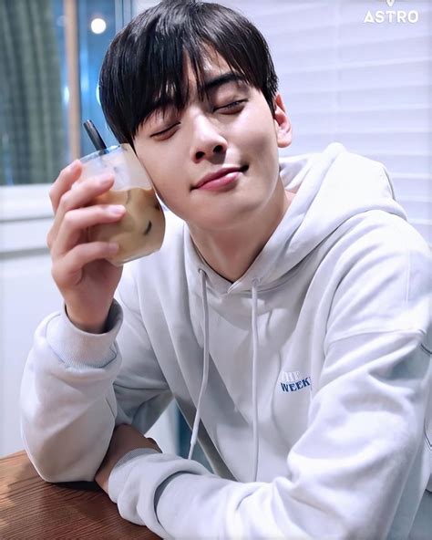 He is a member of the south korean boy group astro. Cha Eun Woo Laughing - Korean Idol