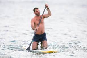 Shirtless Zachary Quinto Shows Off His Toned Chest As He Paddleboards Daily Mail Online
