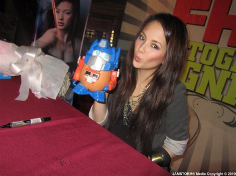ellen adarna holds the record for most attended fhm cover autograph signing ellen adarna photo