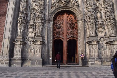 Puerta Principal De La Catedral Metropolitana De La Ciudad De México