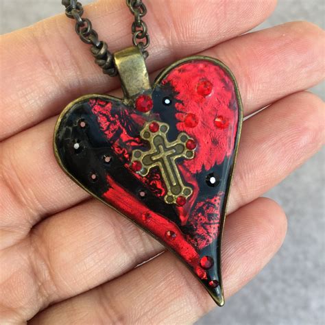 Gothic Heart Red Cross Pendant Bijou But Deadly