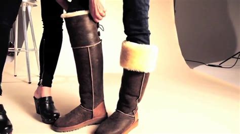 Eines der beliebtesten labels der welt wartet darauf, von ihnen entdeckt zu werden. Wat kun je met de UGG Australia over the knee? - YouTube
