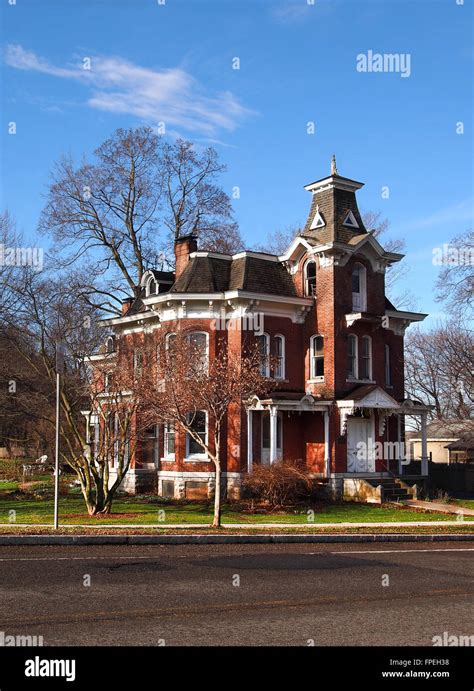 Old Fashioned Mansion Hi Res Stock Photography And Images Alamy