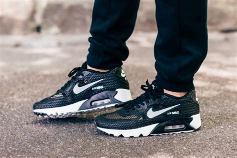 An On Foot Look At The Nike Air Max 90 Ultra Breeze