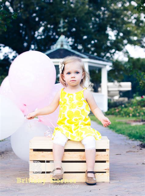 Cute Birthday Shoot Ideas Balloons Two Year Old Girl Photo Shoot