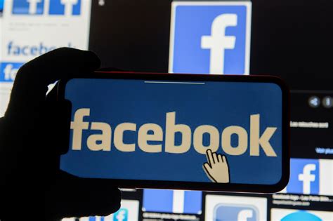 Facebook Unveils Photo Transfer Tool in the U.S. and Canada, Allowing ...