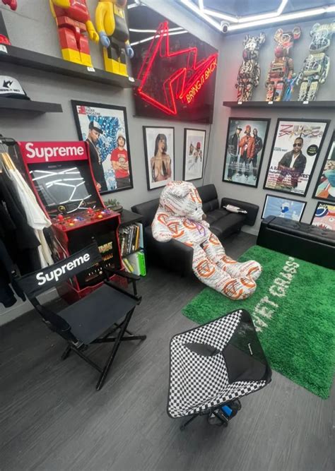 Hypebeast Living Room Decor Ideas For A Unique And Hip Space In 2023