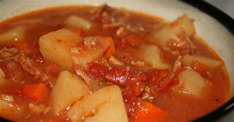 Featured in 7 recipes for seafood lovers. Recipe #84: Manhattan Clam Chowder | Recipes, Manhattan ...