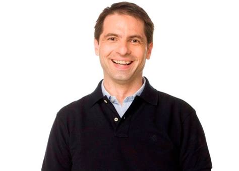 Dan cristian negru (born 23 february 1971) is a romanian tv presenter and host of the romanian version of star factory.1 he has also hosted the following tv shows: Producătorii Antenei 1 au luat decizia finală! Unde va activa Dan Negru de acum înainte - VoxBiz