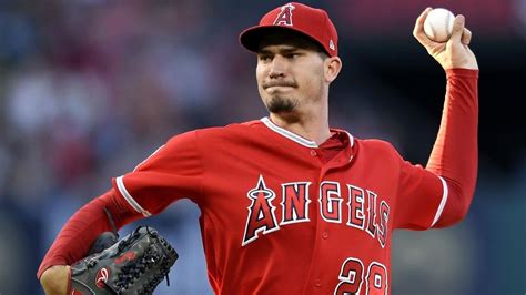 Angels Pitcher Andrew Heaney Delivers Solid Outing In 2 1 Win Over Blue