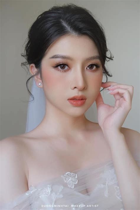 ปักพินโดย Hang Ngo ใน Wedding Makeup And Hair ทรงผมแต่งงาน ทรงผม