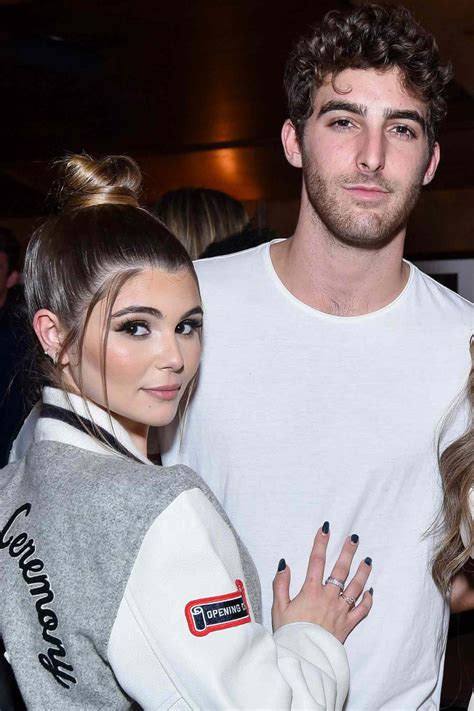 Olivia Jade Giannullis Boyfriend Says Hes Proud Of Her Red Table