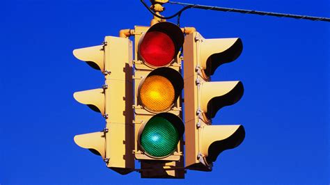 Los Angeles Traffic Lights Adjusted To Prevent Unsafe Speeds During