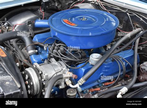 390 Ford Engine Hi Res Stock Photography And Images Alamy