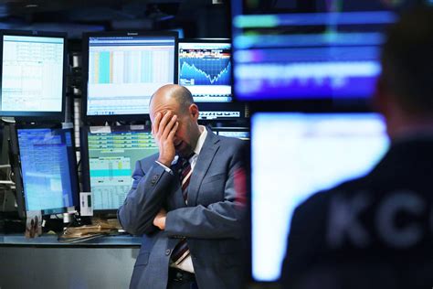 Getty images at writing, the s&p/tsx composite index has recovered almost 36% from its market crash bottom in march 2020. Stock Market Plunges: Worst Day Since 1987