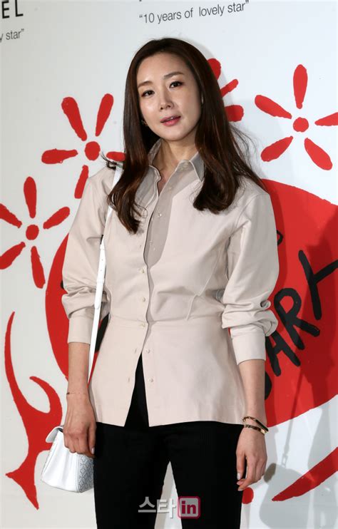 충격 비밀 최지우 남편의 신상이 세상에 알려지고 말았다, 남편 숨긴했던 충격 진실 이유는? 최지우, 결혼 발표 "사랑하는 남편과 따뜻한 가정 만들 것"(전문)