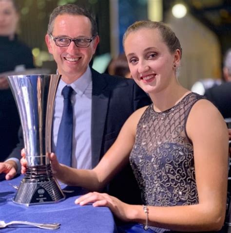 Weug, 16, earned the coveted position after a delighted weung, who was born in spain to a belgian mother and dutch father, said: Maya Weug galardonada con el trofeo "FIA Women in Motorsport" 2019. | Kart News