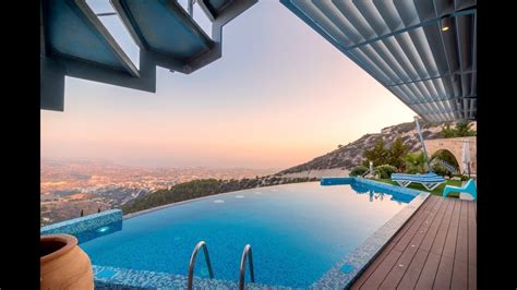 Episode 18 - The Hottest Homes on the Central Coast with Naomi 2018