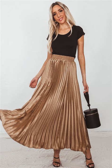 Metallic Pleated Maxi Skirt Gold In 2021 Pleated Maxi Skirt