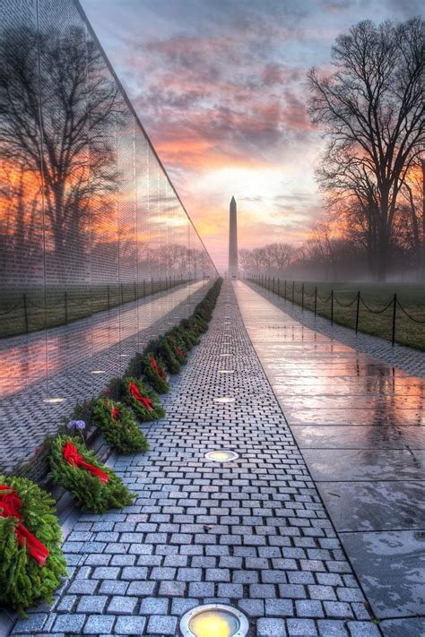 Sunrise At The Vietnam Veterans Memorial In Washington Dc Smithsonian Photo Contest