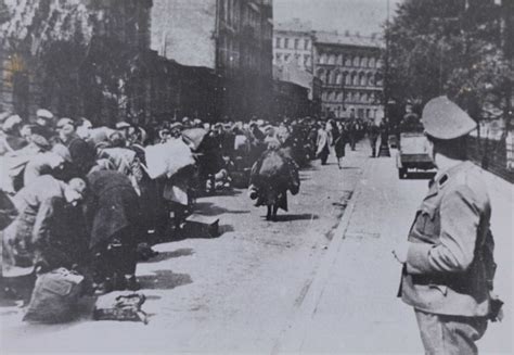 they catch people in the streets beginning of the great deportation from the warsaw ghetto