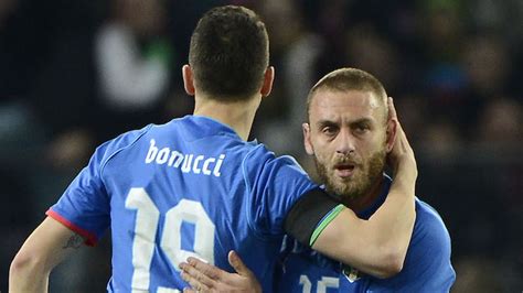 • лео бонуччи принес победу в дерби! Bonucci a De Rossi: «A volte una foto vale più delle ...