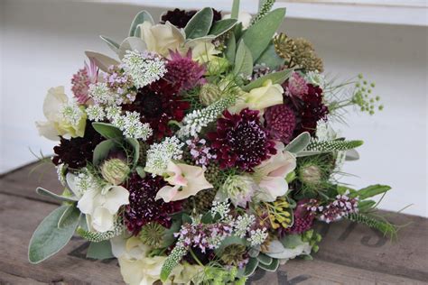 Depending on which stems you choose, a white bouquet can achieve any type of style. Florist in the Forest: Travelling bouquets