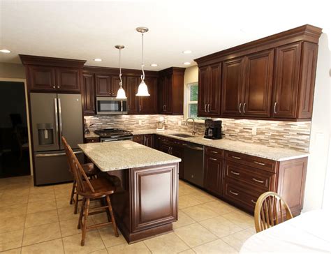 Cherry oak cabinets kitchen ideas. Waypoint Cherry Chocolate Cabinets and Giallo Ornamental ...