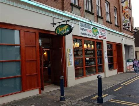 The pubs and clubs which have come and gone from Swansea's Wind Street