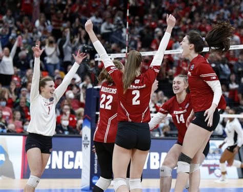 Wisconsin Tops Louisville To Reach Ncaa Volleyball Final