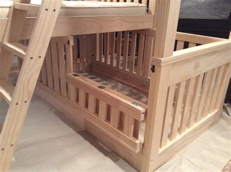 With so many twin bunk beds to choose from, it can be downright challenging trying to pick the bunk bed to suit your individual needs. Triple bunk beds with crib | Ana White