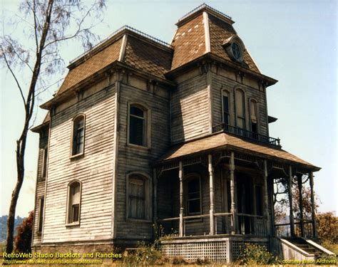 The Bates Home Psycho Creepy Houses Abandoned Houses Old Abandoned