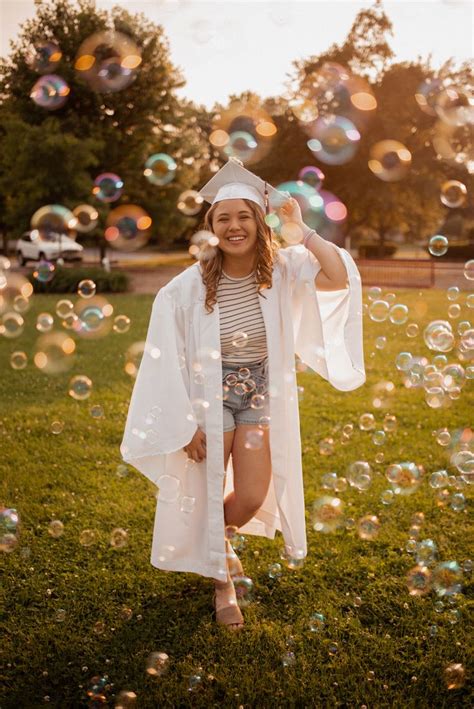Bubbles And Graduation Photography Photographer Portrait Photographers