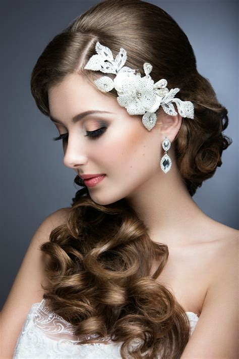 Discover hundreds of wedding hairstyles and new wedding hair ideas for you special day. 40 Wedding Hairstyles You'll Absolutely Want to Try | Mom ...