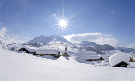 ❄️ village de montagne et station de ski du massif des aravis partagez votre expérience avec #mongrandbo ⛷️ www.legrandbornand.com. Au Grand-Bornand, le Bonheur de la neige de printemps ...