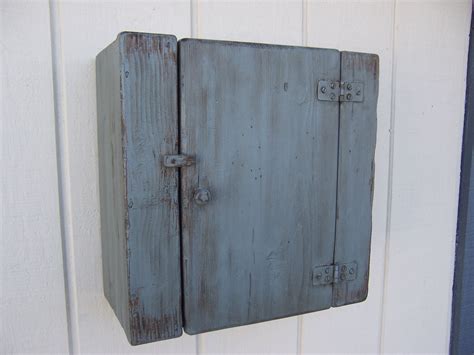 Primitive wall shelf with shaker pegs, perfect for all your country knickknacks! Wall cabinet primitive small cupboard shelf cottage shabby ...