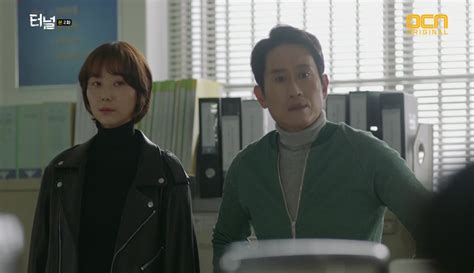 His life changes when he's pursuing leads in a serial free drama online, watch online tunnel in dramafire, dramacool, kissasian, myasiantv, hdfree, dramanice, dramatv, tunnel asian tv, tunnel korean drama. Tunnel: Episode 2 » Dramabeans Korean drama recaps