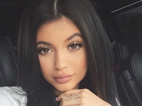 Kylie Jenners Selfies — Admits She Takes 500 Pics To Get The Right