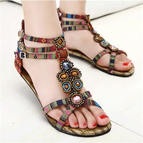 Trendy Flat Sandals For Spring Summer Vacation 2018