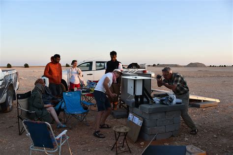 Des Caméras Pour Enregistrer Les Chutes De Météorites En Oman Muséumlab