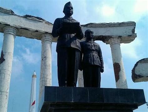Tugu Pahlawan Surabaya 2021 All You Need To Know Before You Go With
