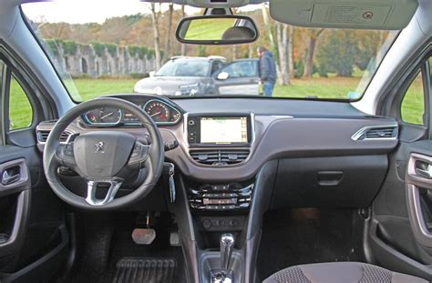 Essai citroën c4 cactus vs peugeot 2008 : Essai comparatif : Citroën C4 Cactus vs. Peugeot 2008
